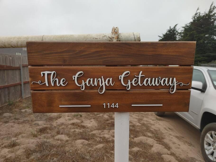 The Ganja Getaway Casa de Férias